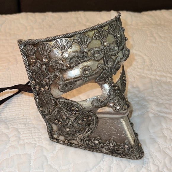 Mardi Gras Mask Silver aluminum style embroidered crystal detail decor mens mask - Picture 3 of 11